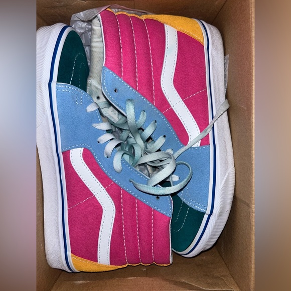 Vans - Picture 2 of 3